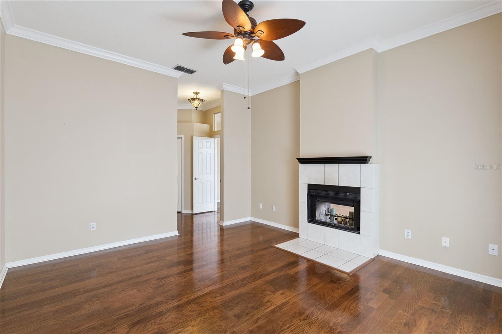 Image 18 of 40 For 204 Wimbledon Circle