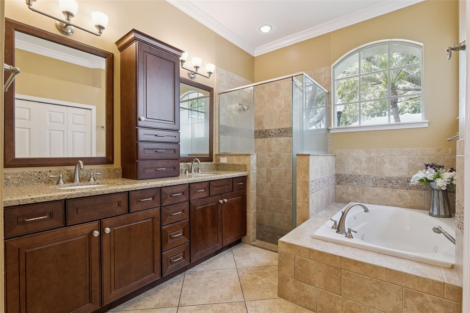 Image 19 of 40 For 204 Wimbledon Circle