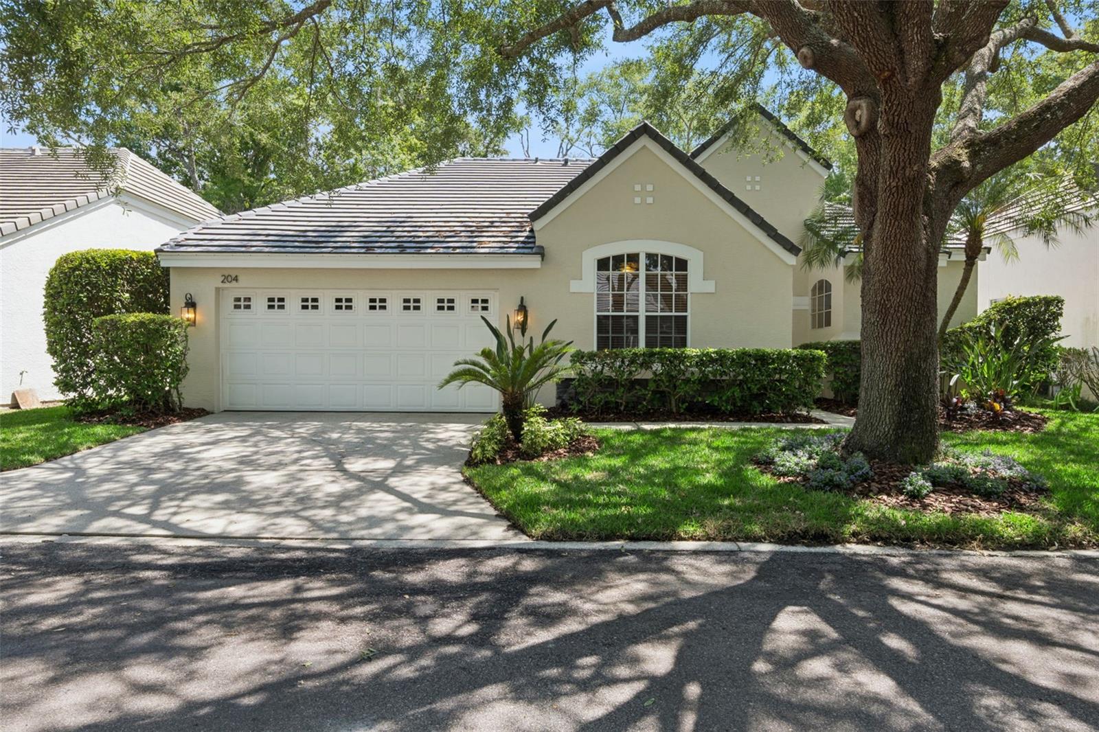 Image 2 of 40 For 204 Wimbledon Circle