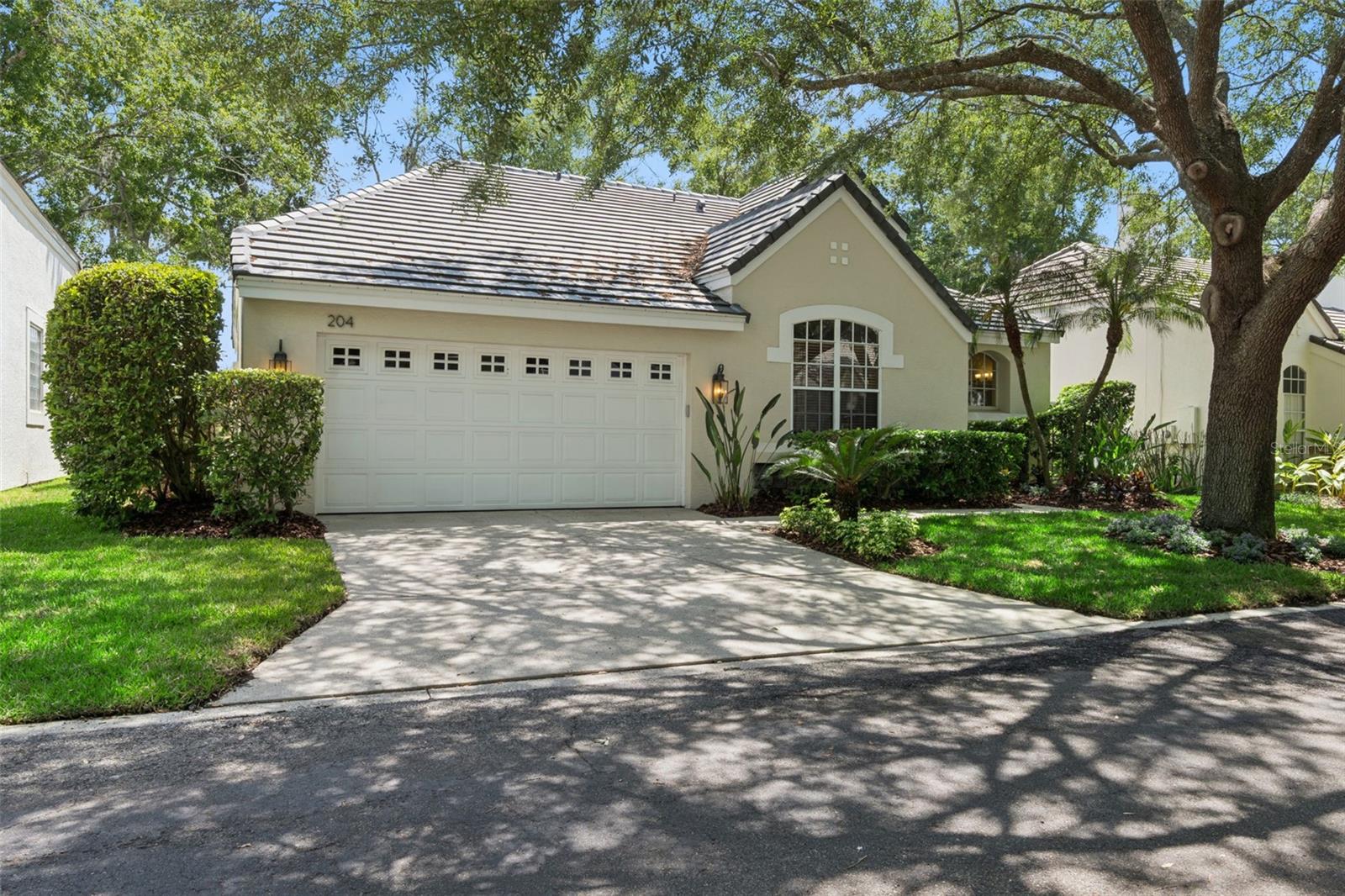 Image 3 of 40 For 204 Wimbledon Circle