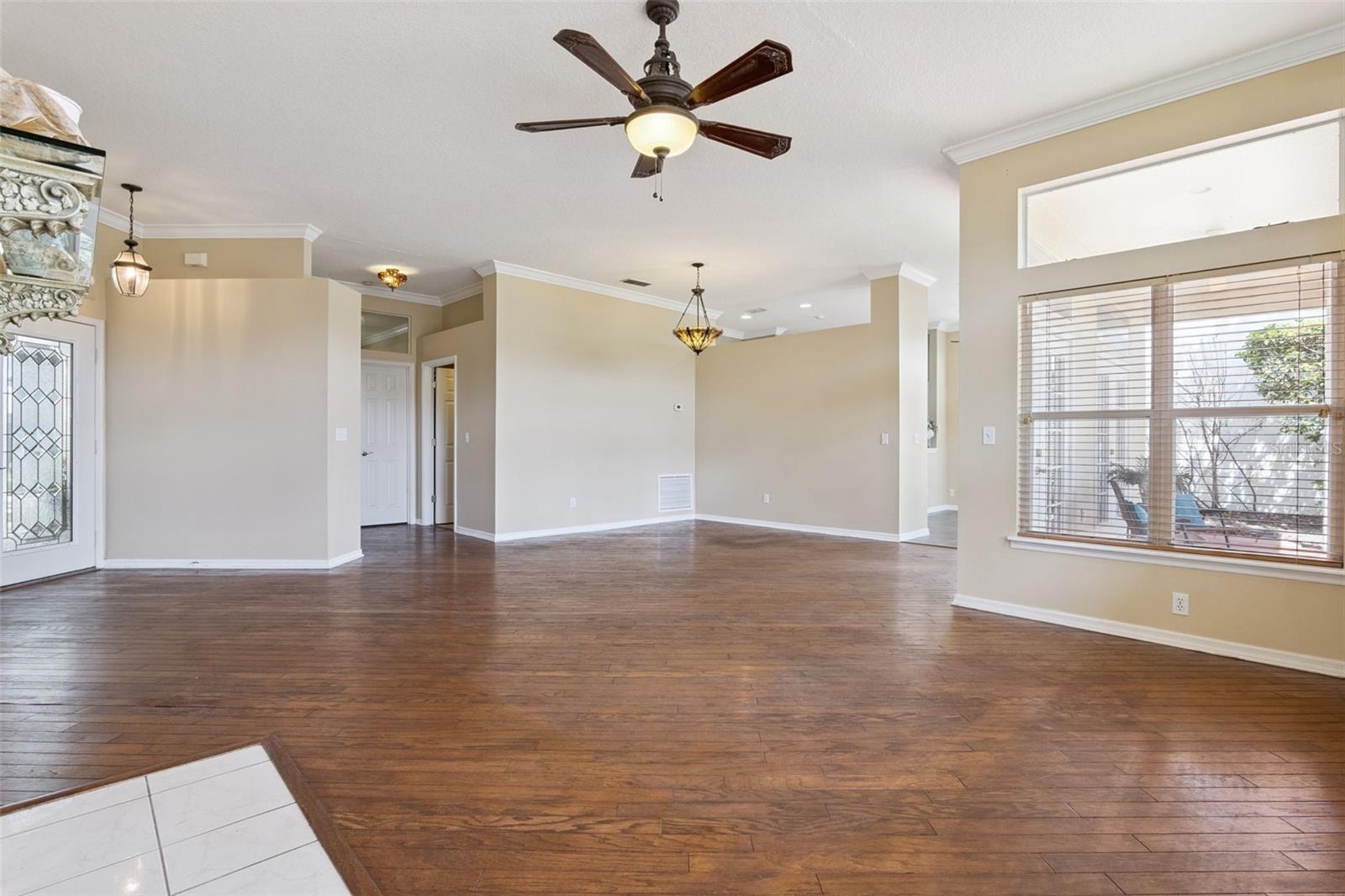Image 8 of 40 For 204 Wimbledon Circle