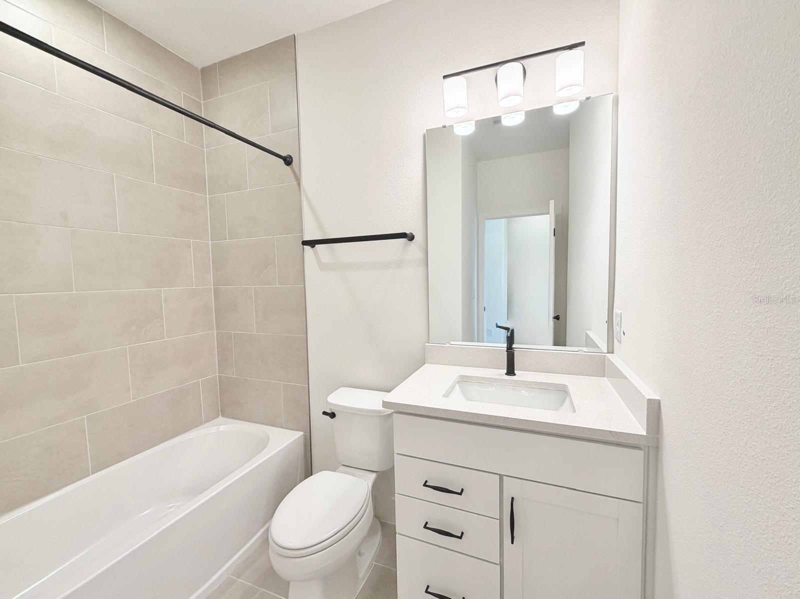 Image 10 of 23 For 15190 Groveside Road