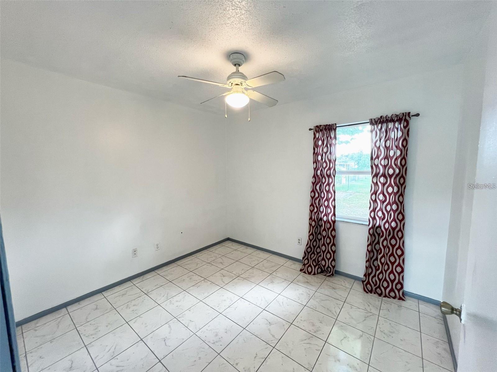 Image 3 of 11 For 6920 Edgefield Lane 2