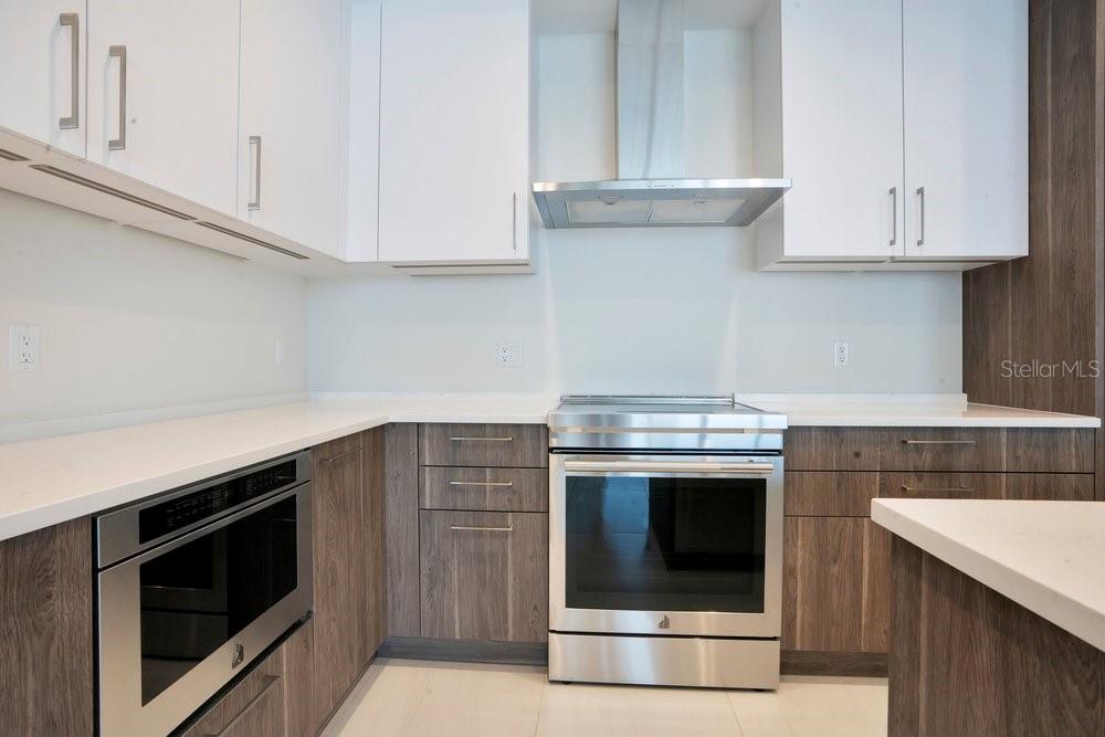 Image 10 of 96 For 275 1st Avenue S 3808