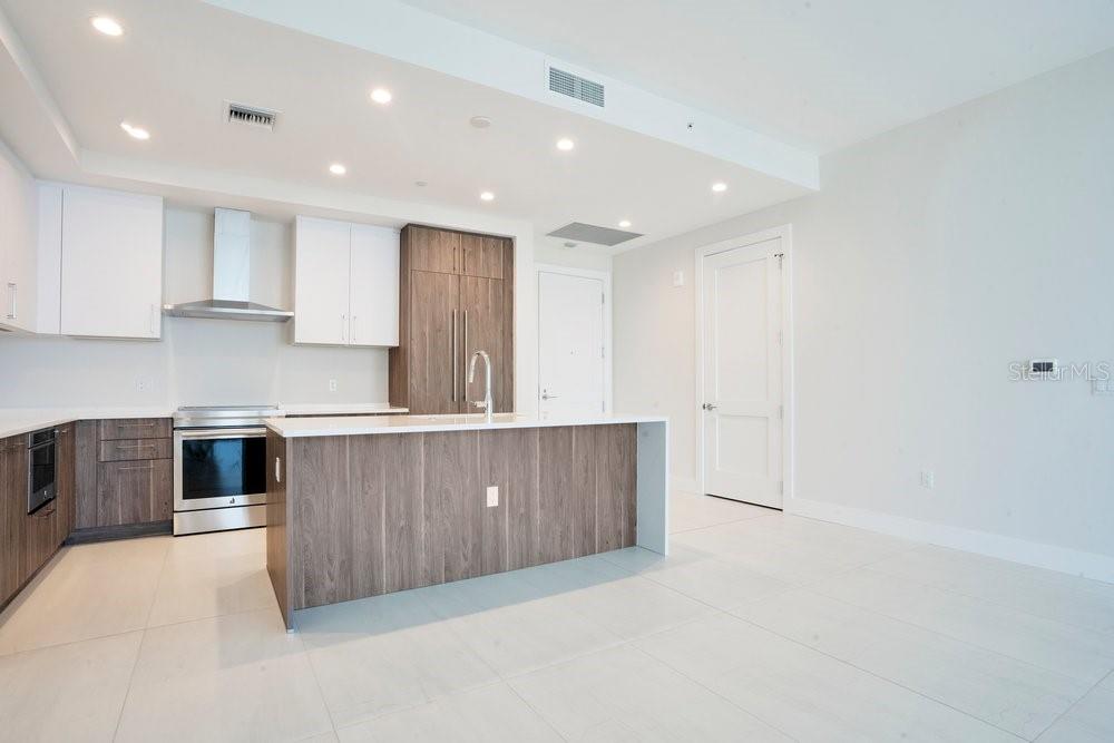 Image 12 of 96 For 275 1st Avenue S 3808