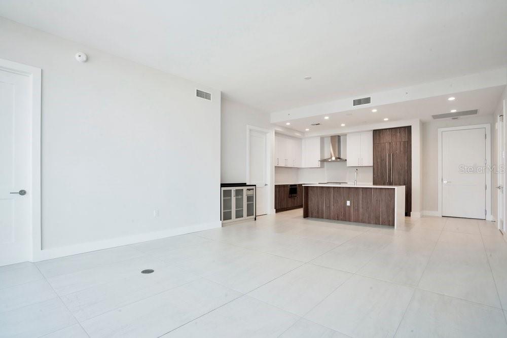 Image 16 of 96 For 275 1st Avenue S 3808