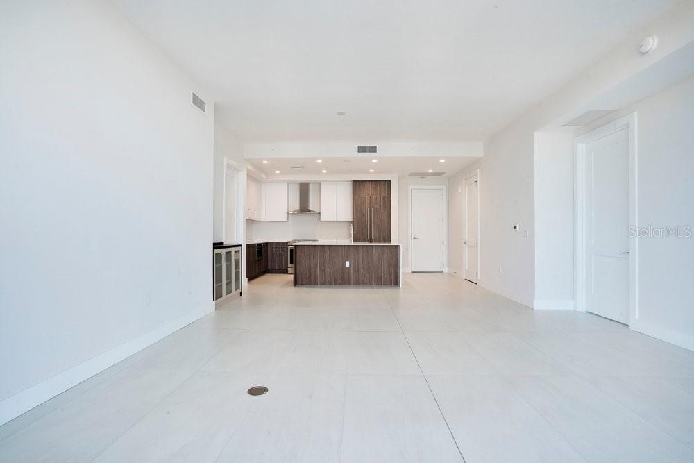 Image 19 of 96 For 275 1st Avenue S 3808