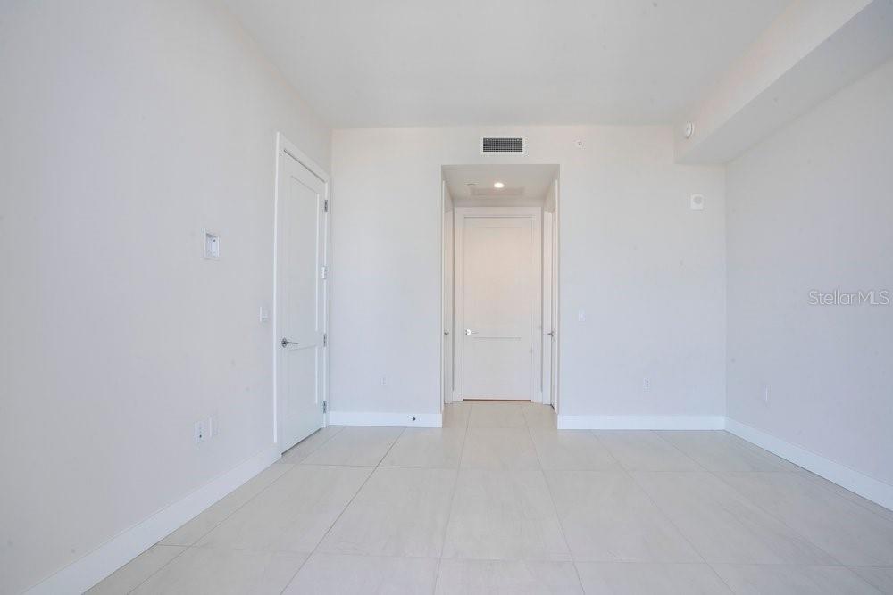 Image 36 of 96 For 275 1st Avenue S 3808