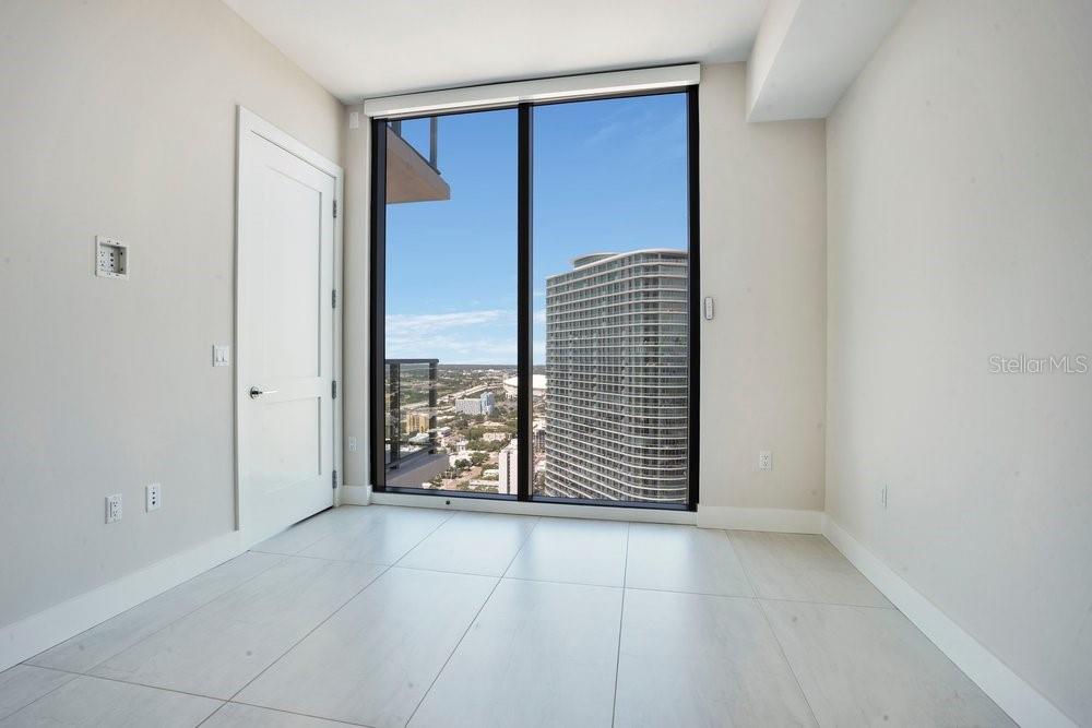 Image 43 of 96 For 275 1st Avenue S 3808