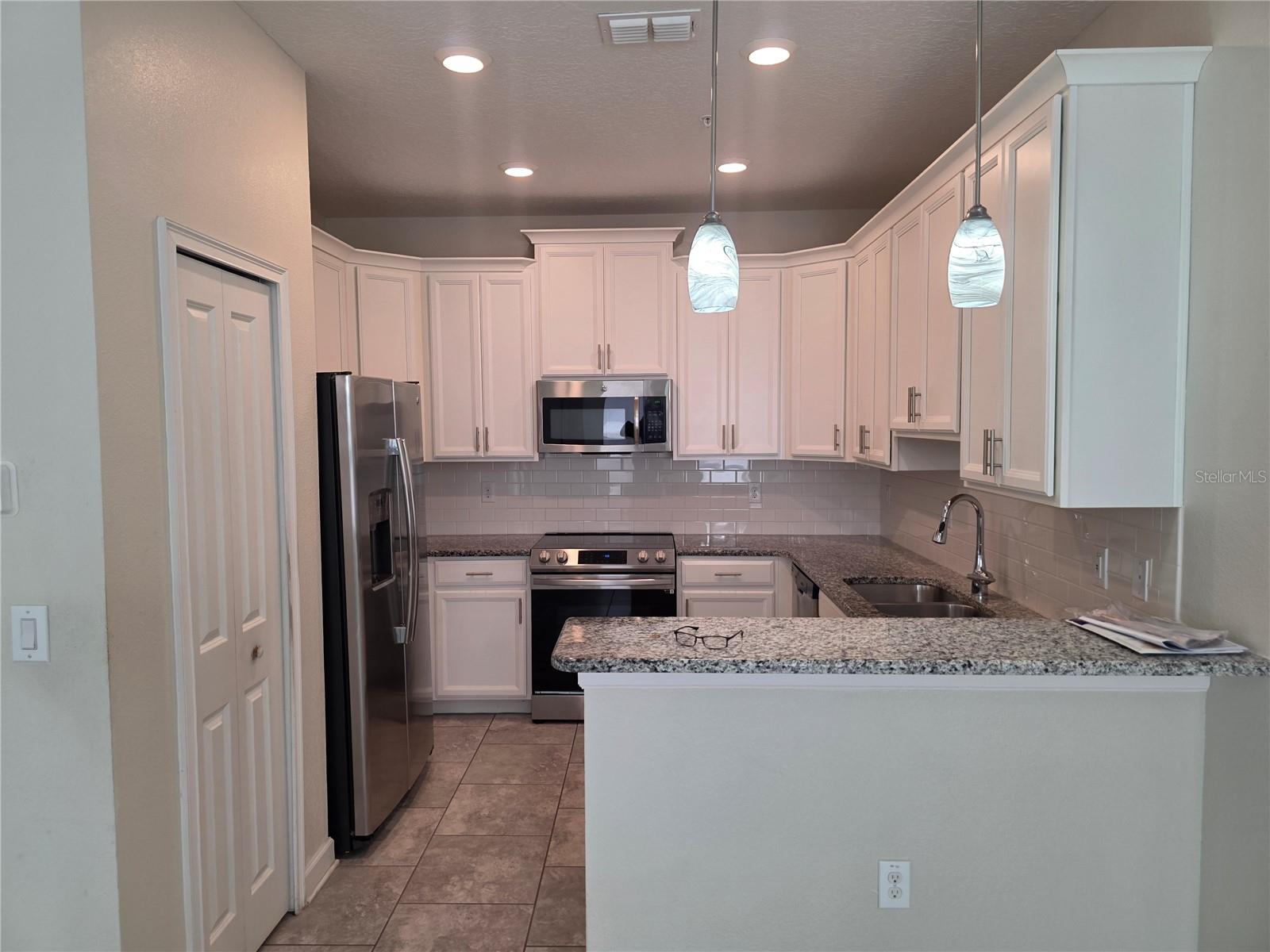 Image 6 of 62 For 3547 Fairwaters Court A