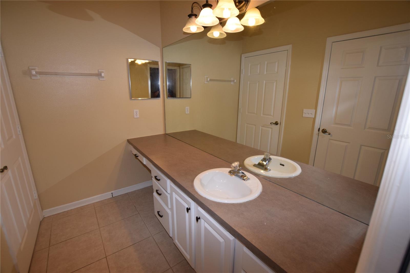 Image 15 of 17 For 7109 Yacht Basin Avenue 435