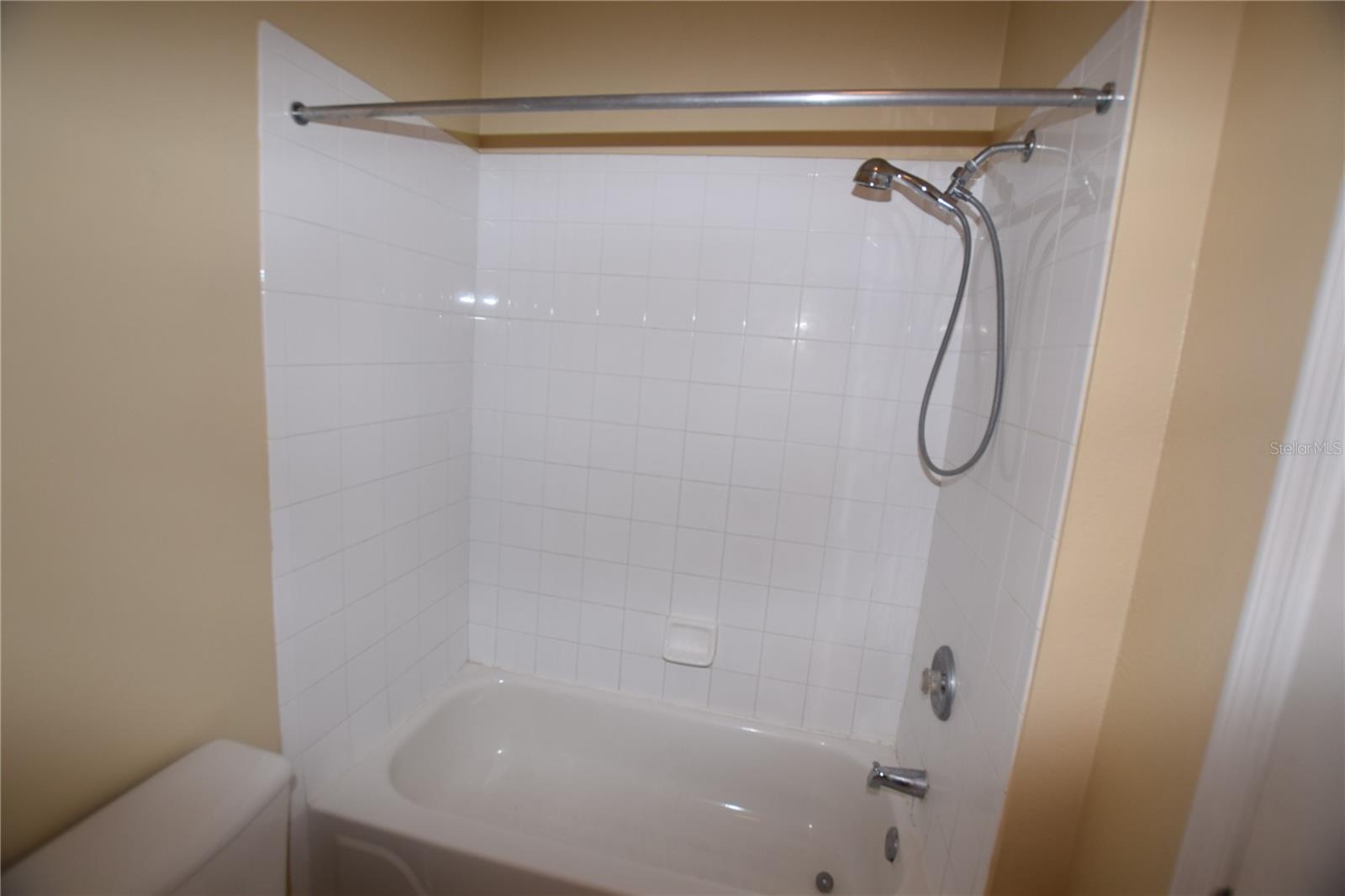 Image 16 of 17 For 7109 Yacht Basin Avenue 435