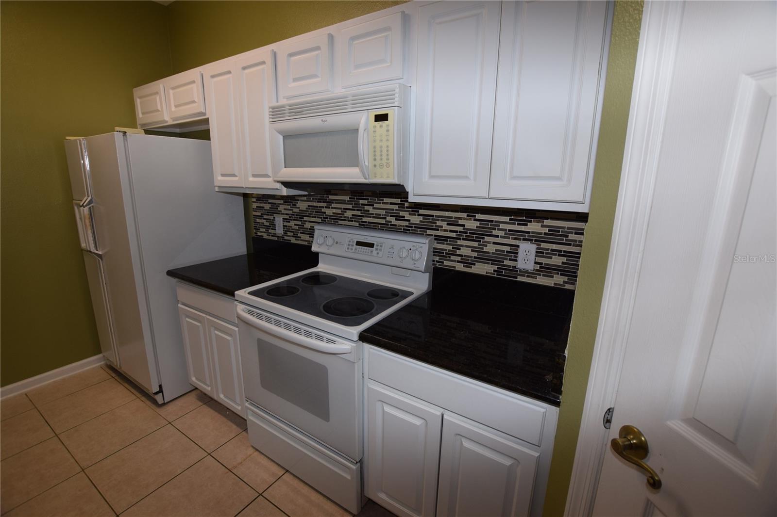 Image 8 of 17 For 7109 Yacht Basin Avenue 435