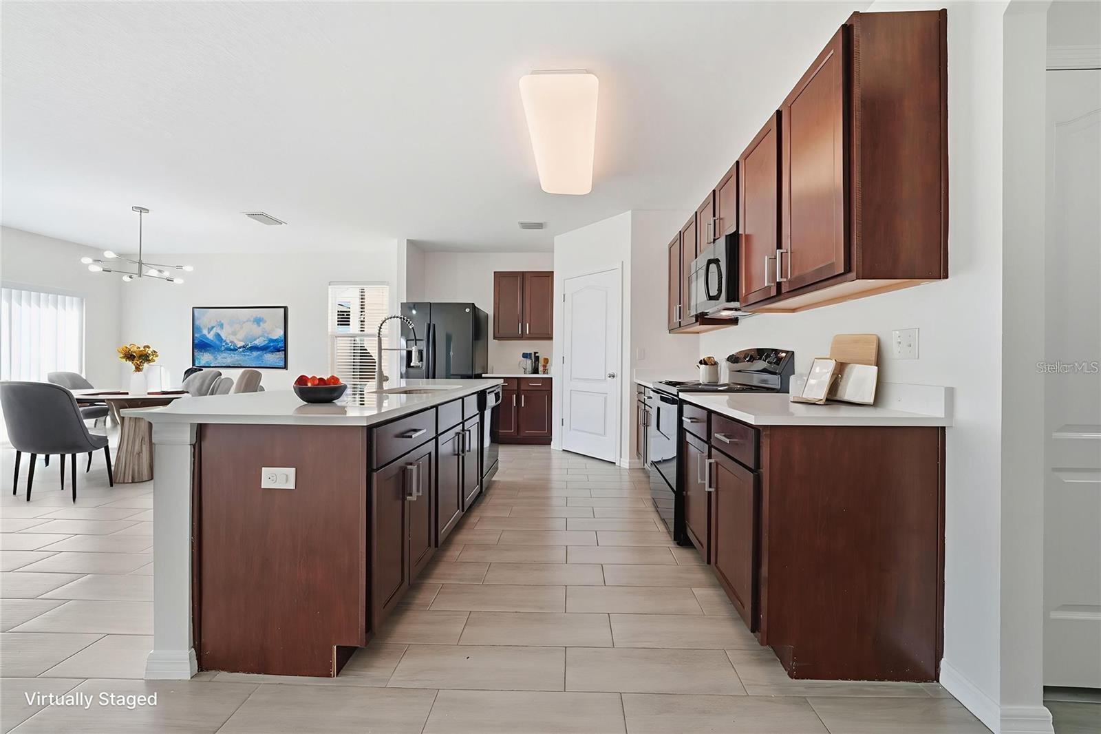 Image 7 of 22 For 547 Hartford Heights Street