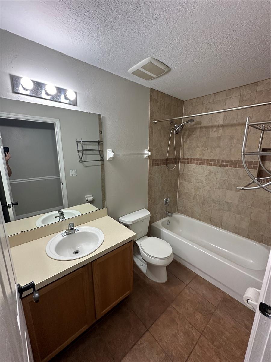 Image 4 of 9 For 13701 Meadowpark Avenue