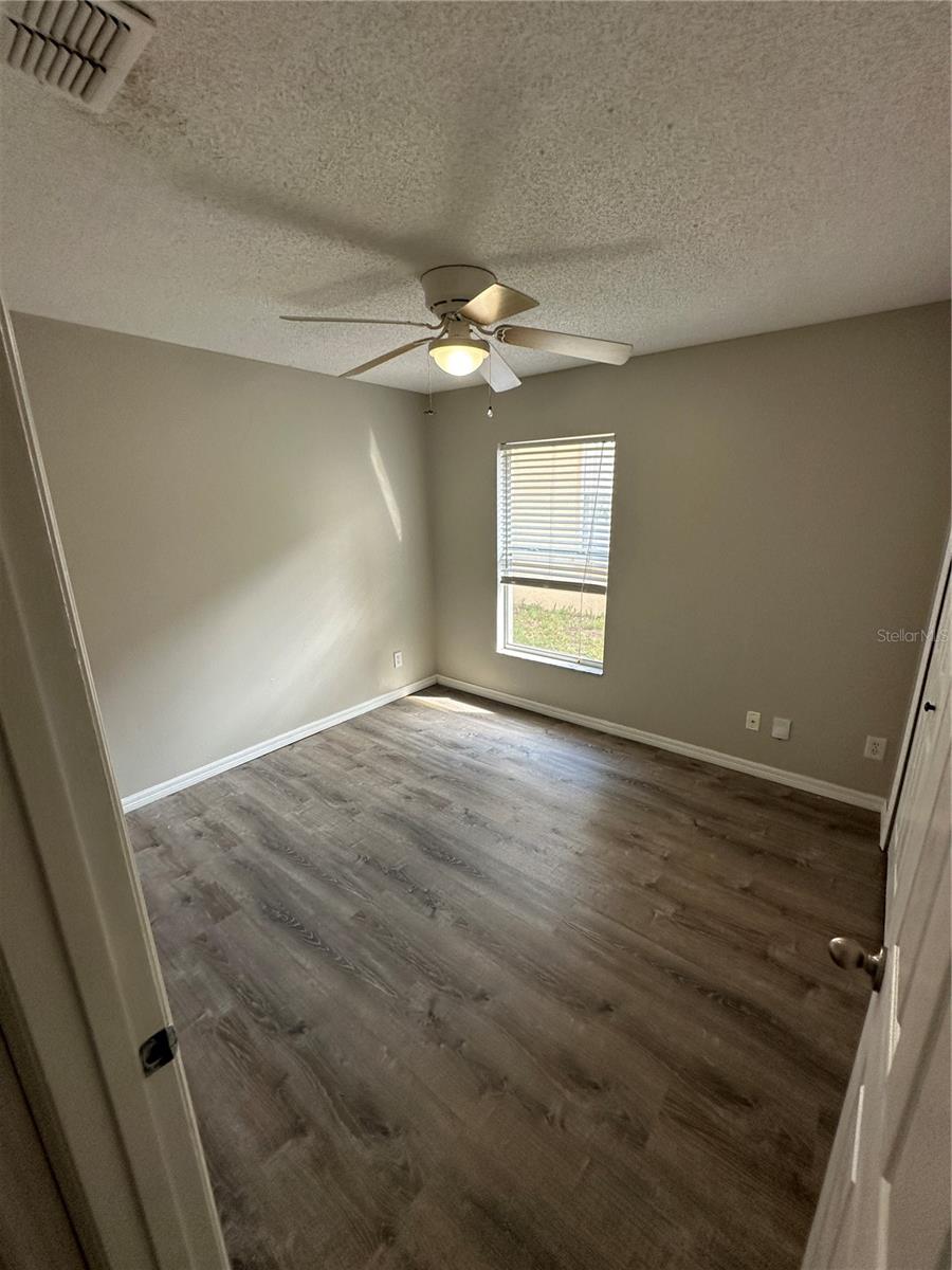 Image 6 of 9 For 13701 Meadowpark Avenue