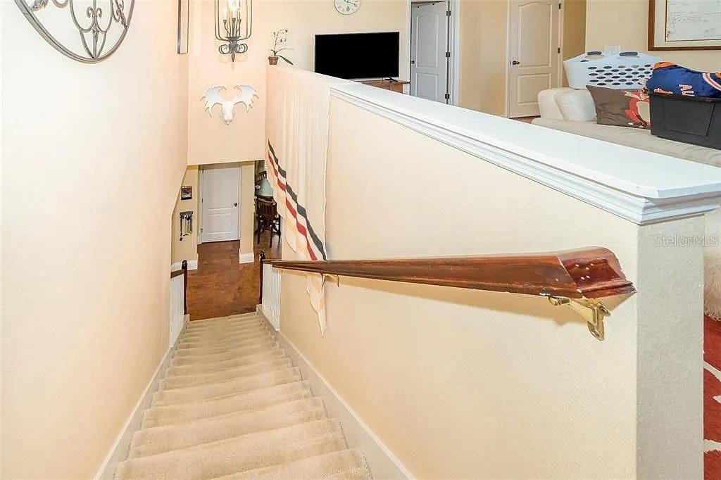 Listing photo id 14 for 5310 Horton Lane