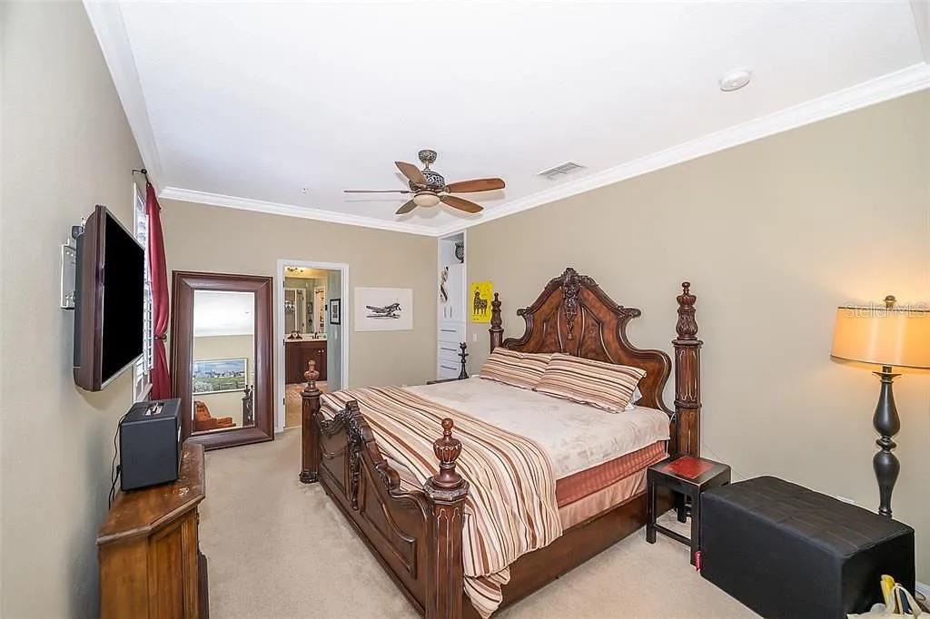 Listing photo id 16 for 5310 Horton Lane
