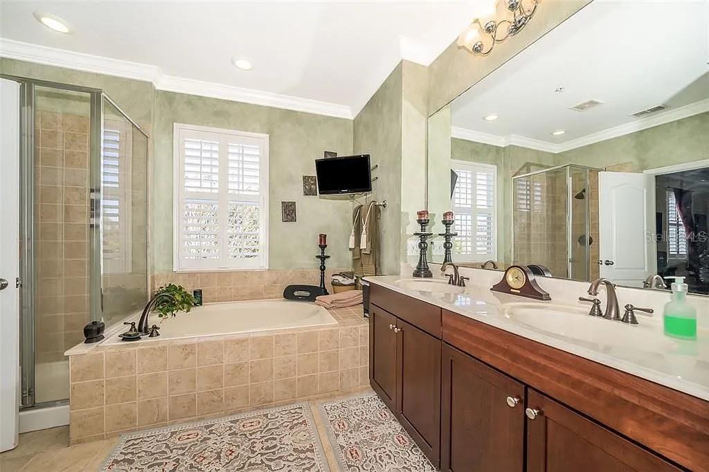 Listing photo id 18 for 5310 Horton Lane