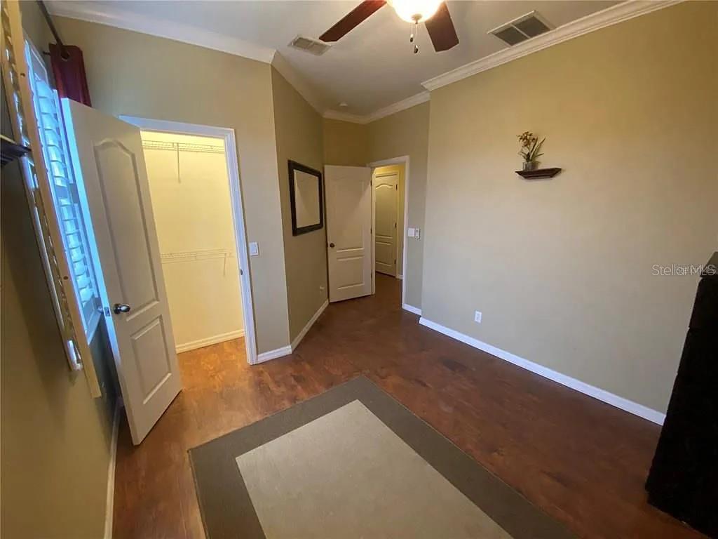 Listing photo id 25 for 5310 Horton Lane