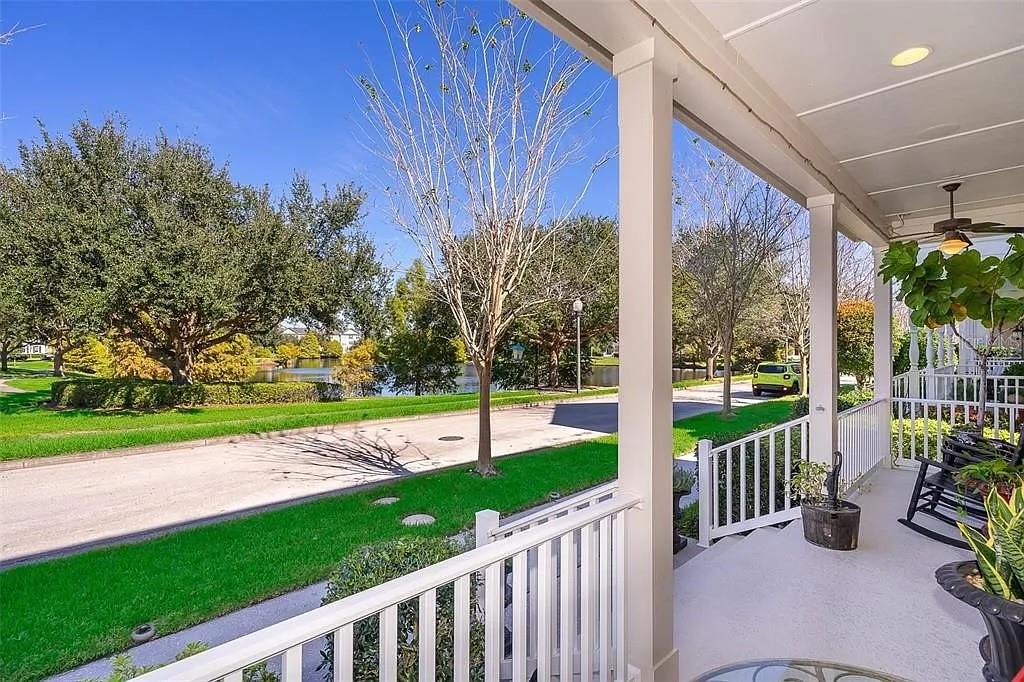 Listing photo id 3 for 5310 Horton Lane