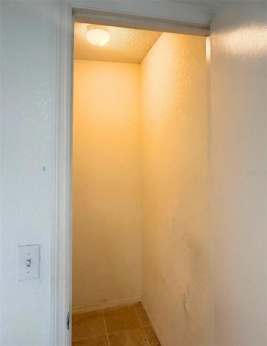 Image 7 of 23 For 2550 Alafaya Trail 8204