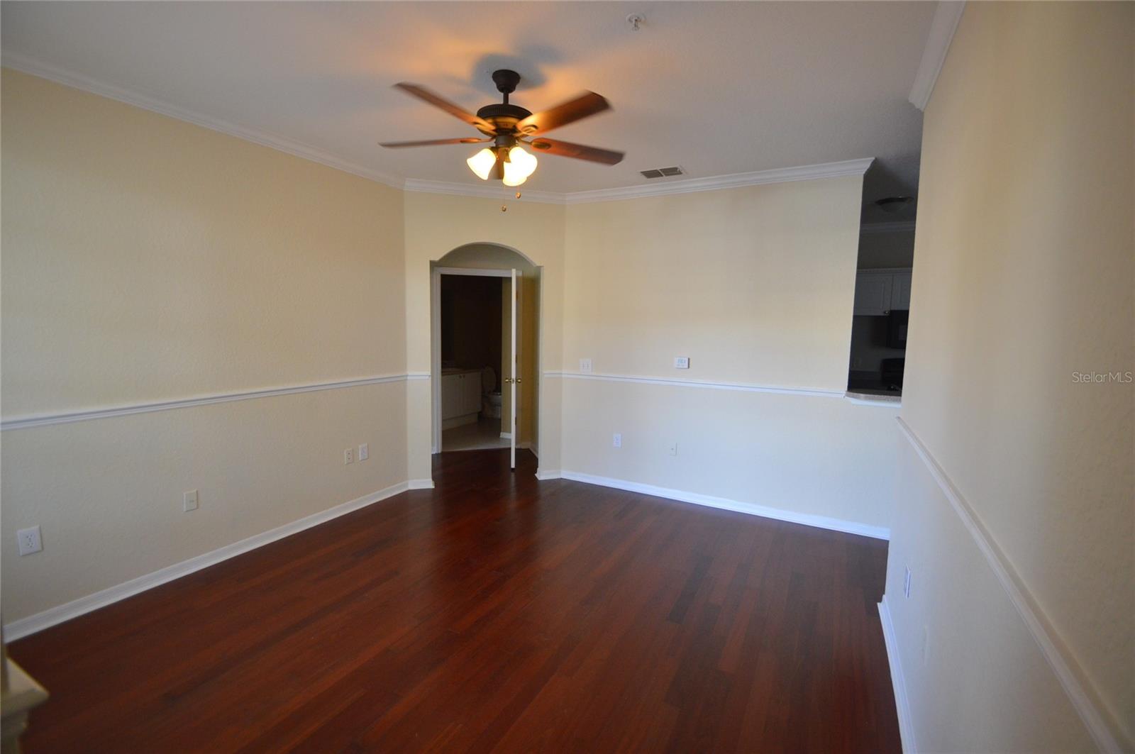 Image 3 of 9 For 852 Grand Regency Point 100