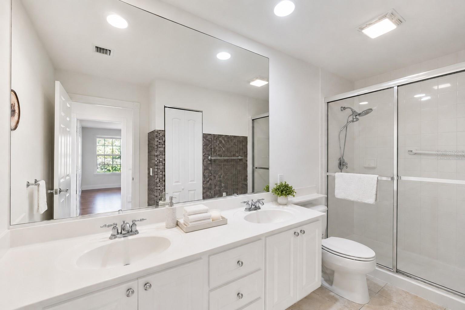 Image 16 of 76 For 11844 Astilbe Drive