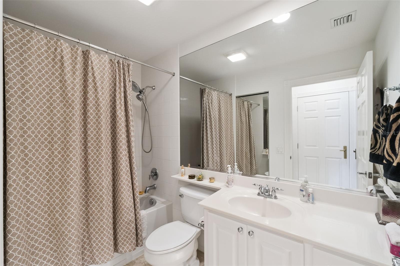 Image 17 of 76 For 11844 Astilbe Drive