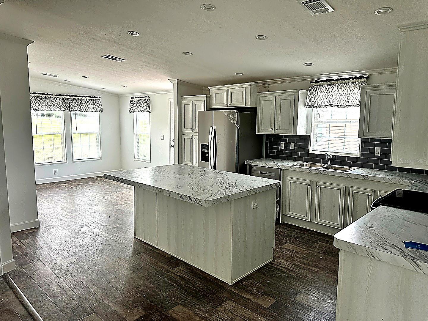 Image 2 of 11 For 3496 Greenbluff Road 1118