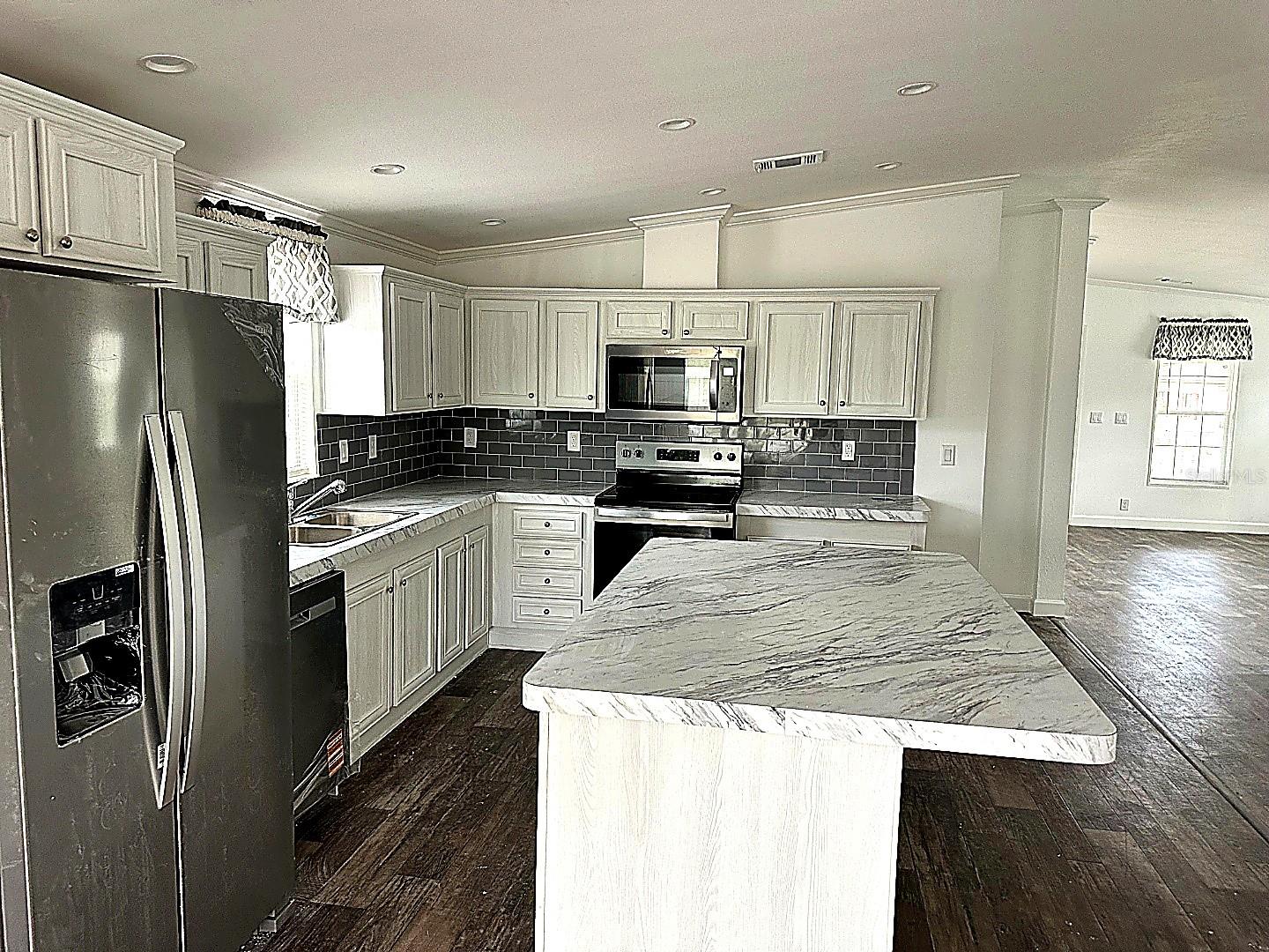 Image 3 of 11 For 3496 Greenbluff Road 1118