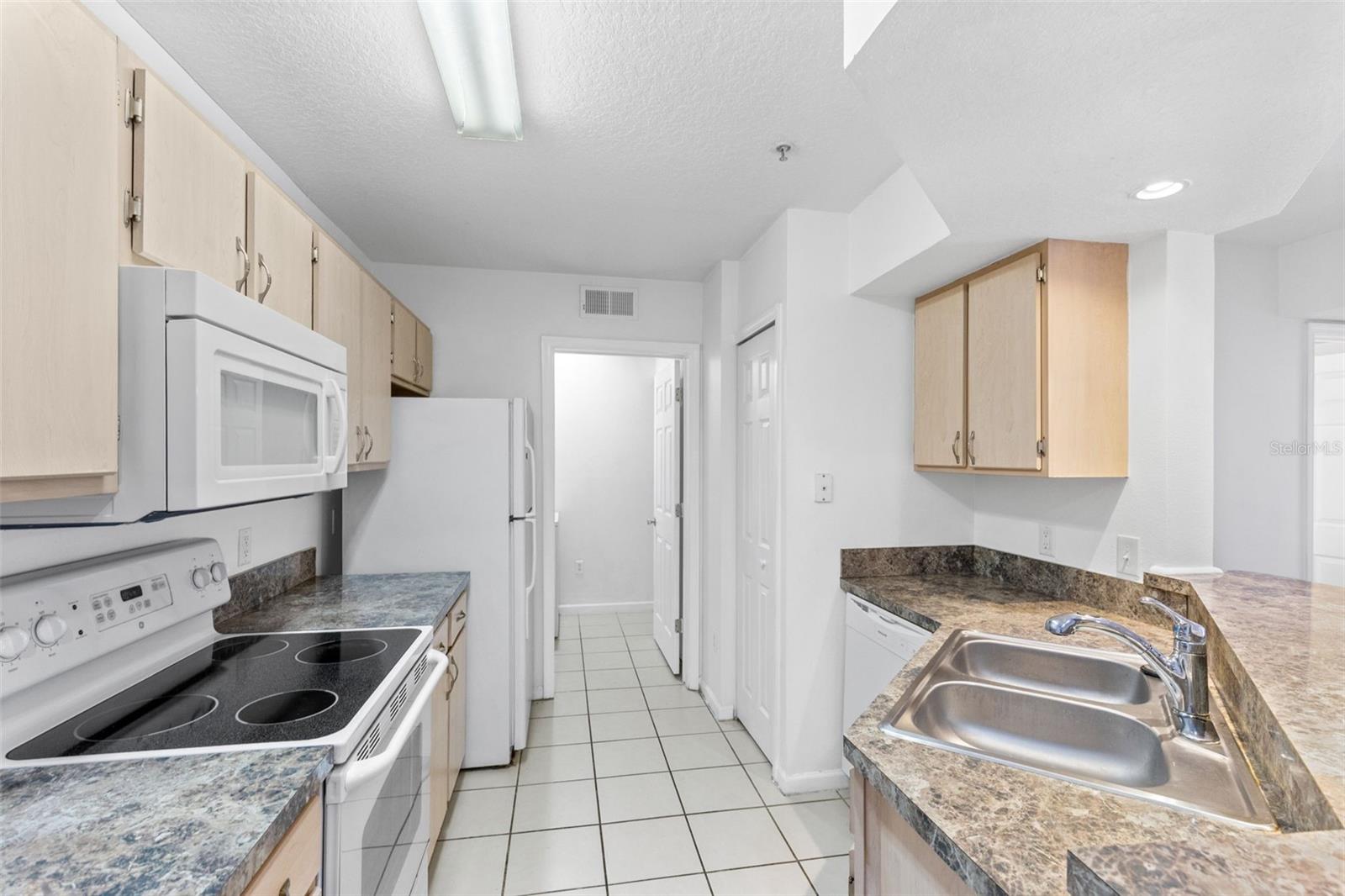 Image 8 of 23 For 12602 Crest Springs Lane 1331