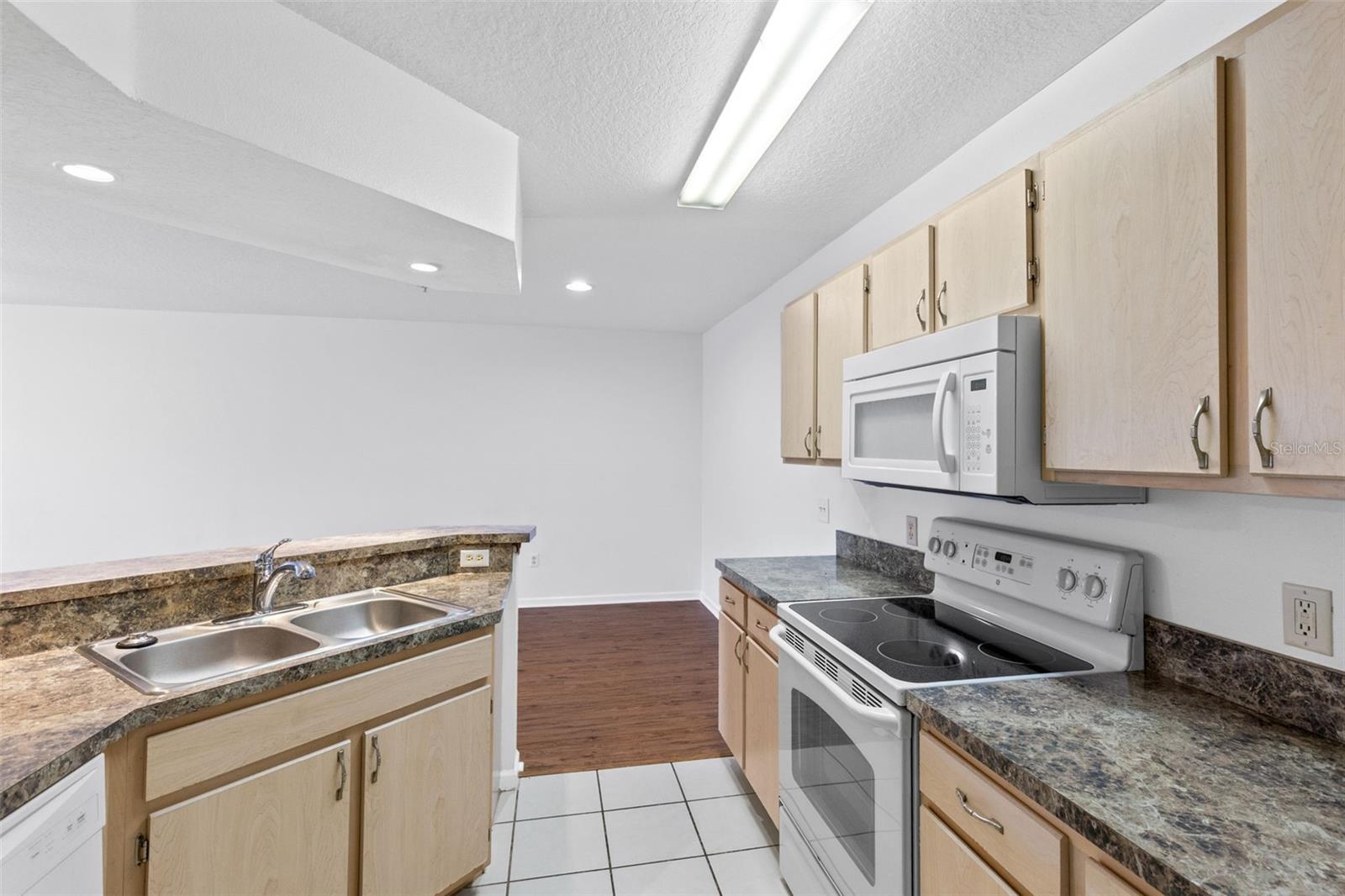 Image 9 of 23 For 12602 Crest Springs Lane 1331