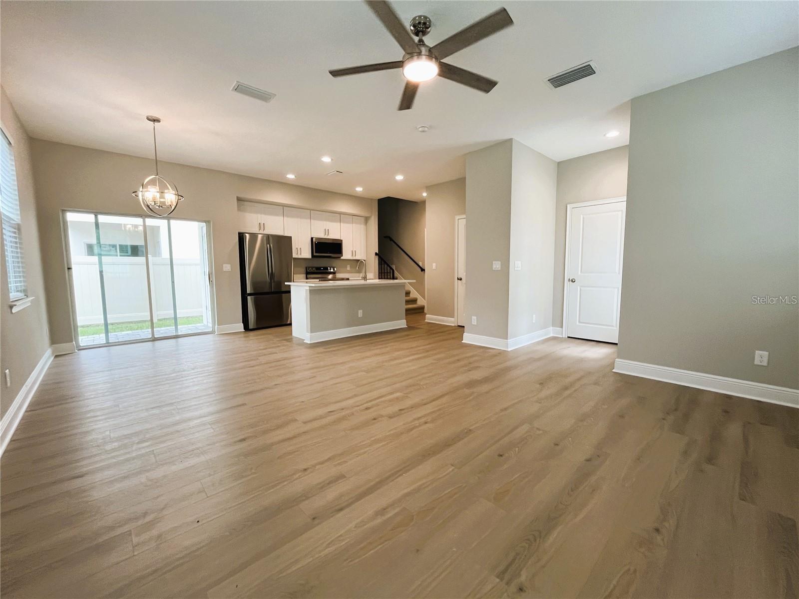 Image 3 of 28 For 2238 Bumby Avenue 160