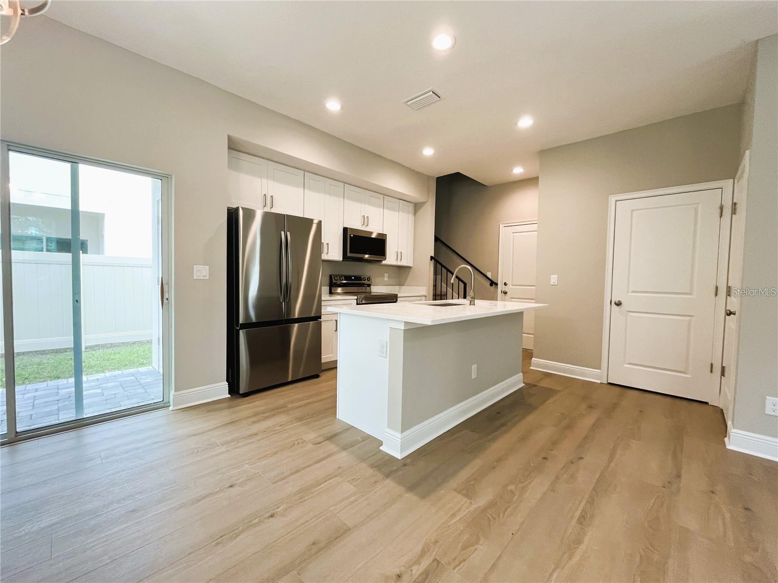 Image 7 of 28 For 2238 Bumby Avenue 160