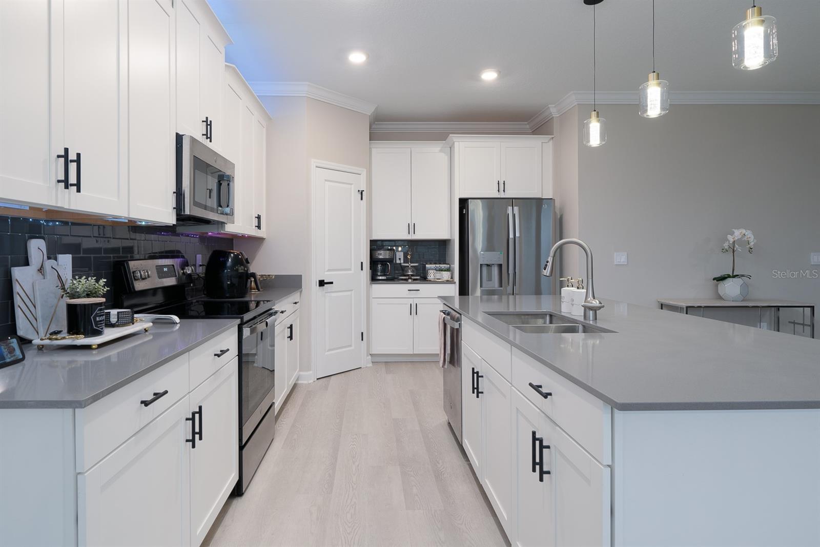 Image 14 of 34 For 3027 Camden Way