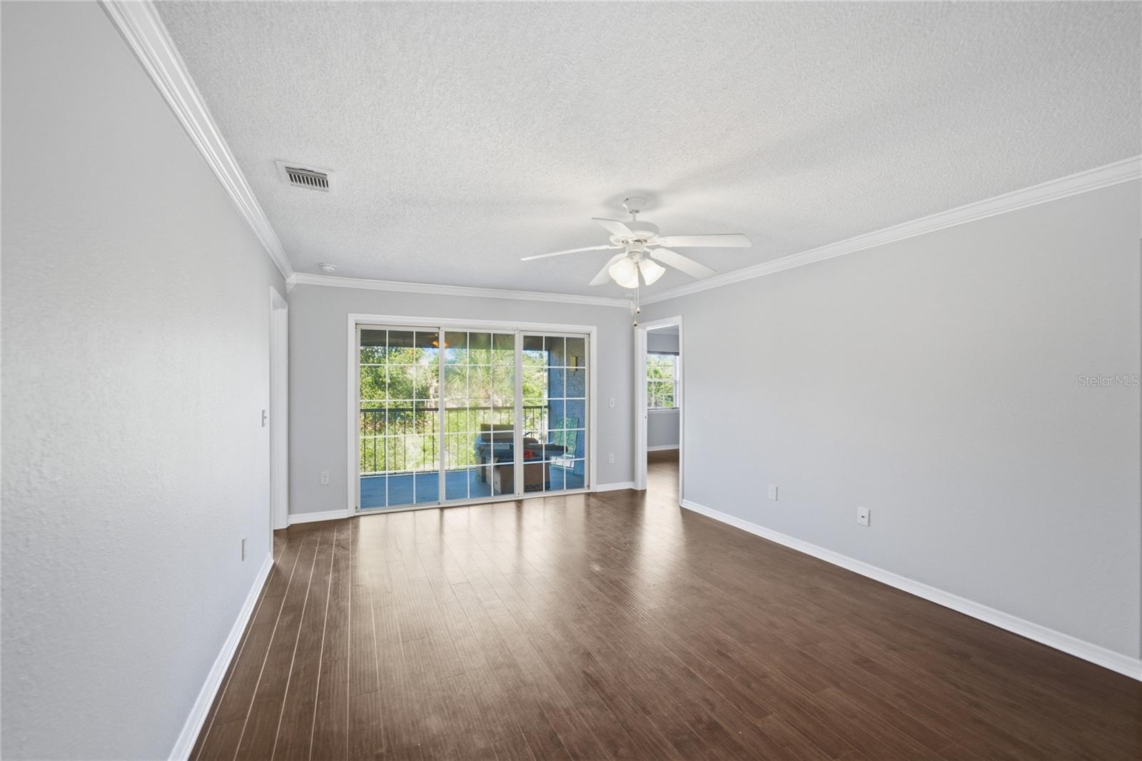 Image 4 of 22 For 4304 Clubside Drive 4304