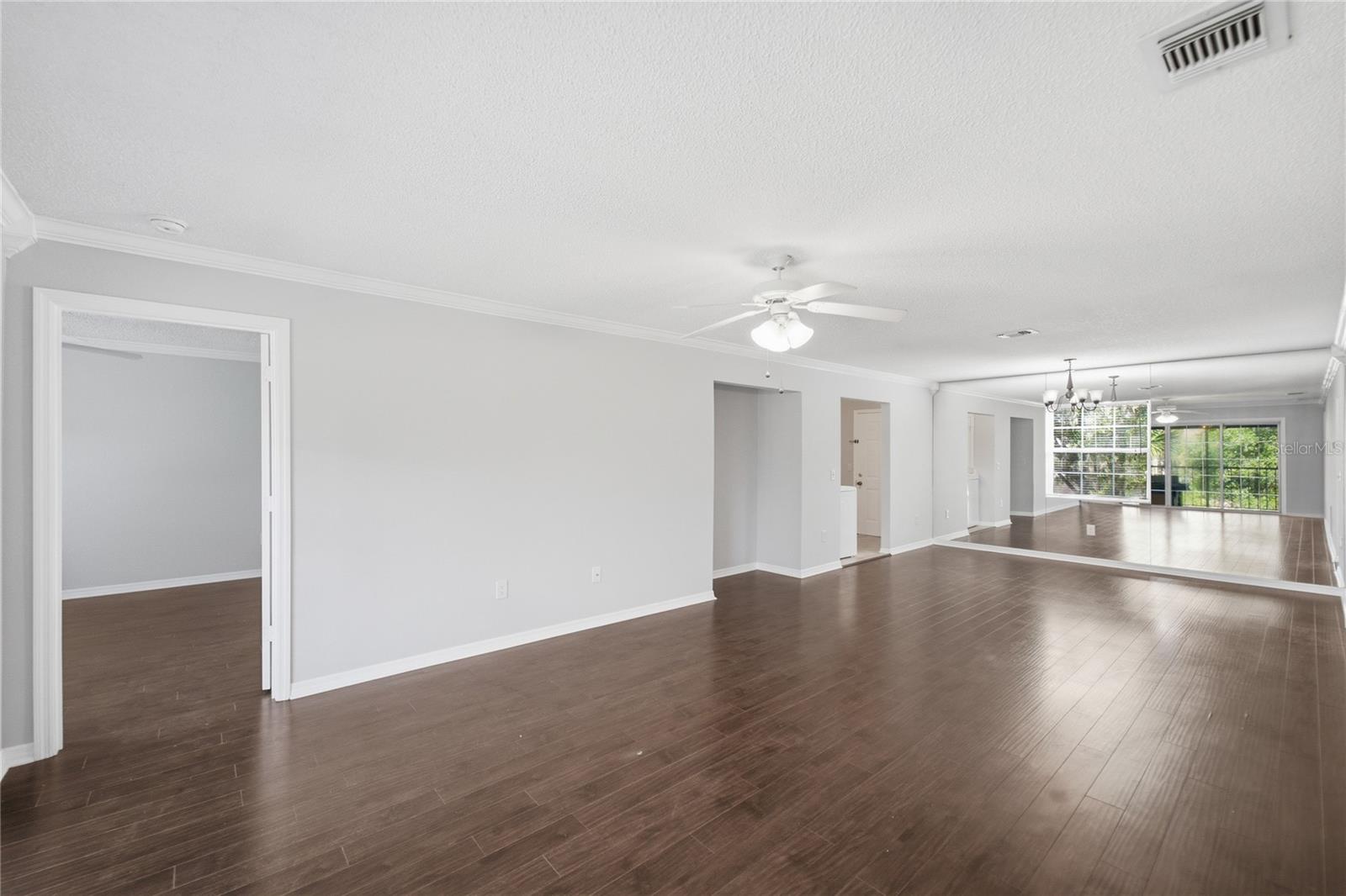 Image 5 of 22 For 4304 Clubside Drive 4304