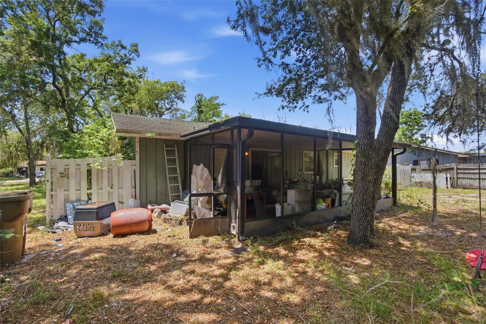 Image 17 of 46 For 35724 Dawn Drive