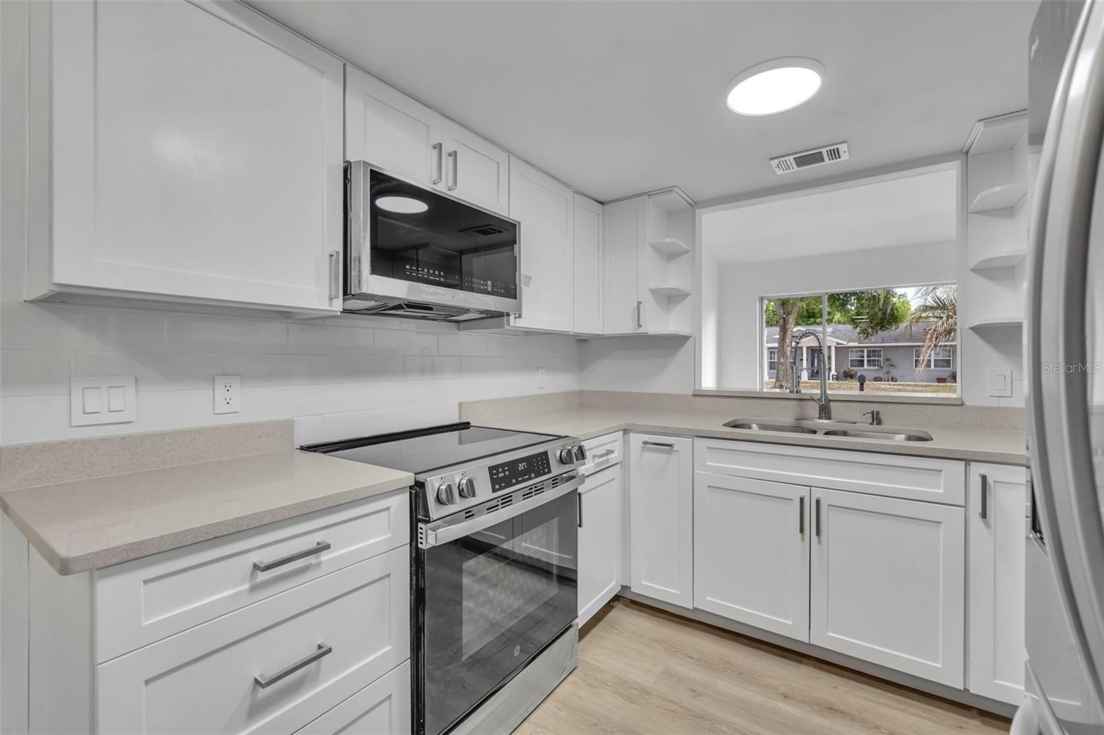 Image 4 of 21 For 8559 Havasu Drive