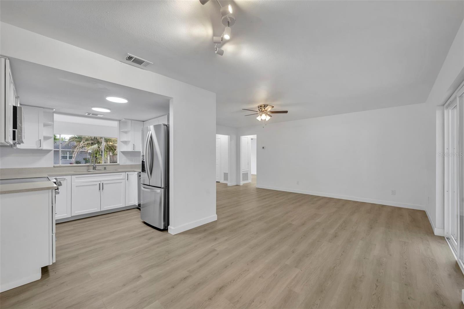Image 6 of 21 For 8559 Havasu Drive