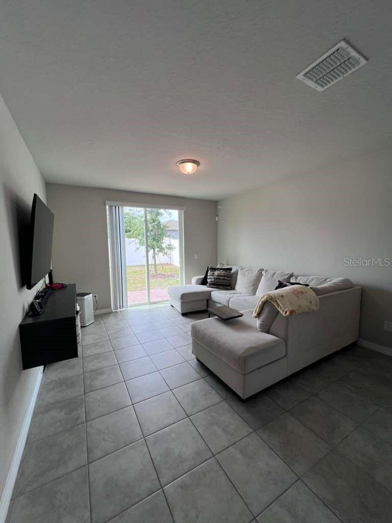 Image 5 of 15 For 560 Jerry Ln