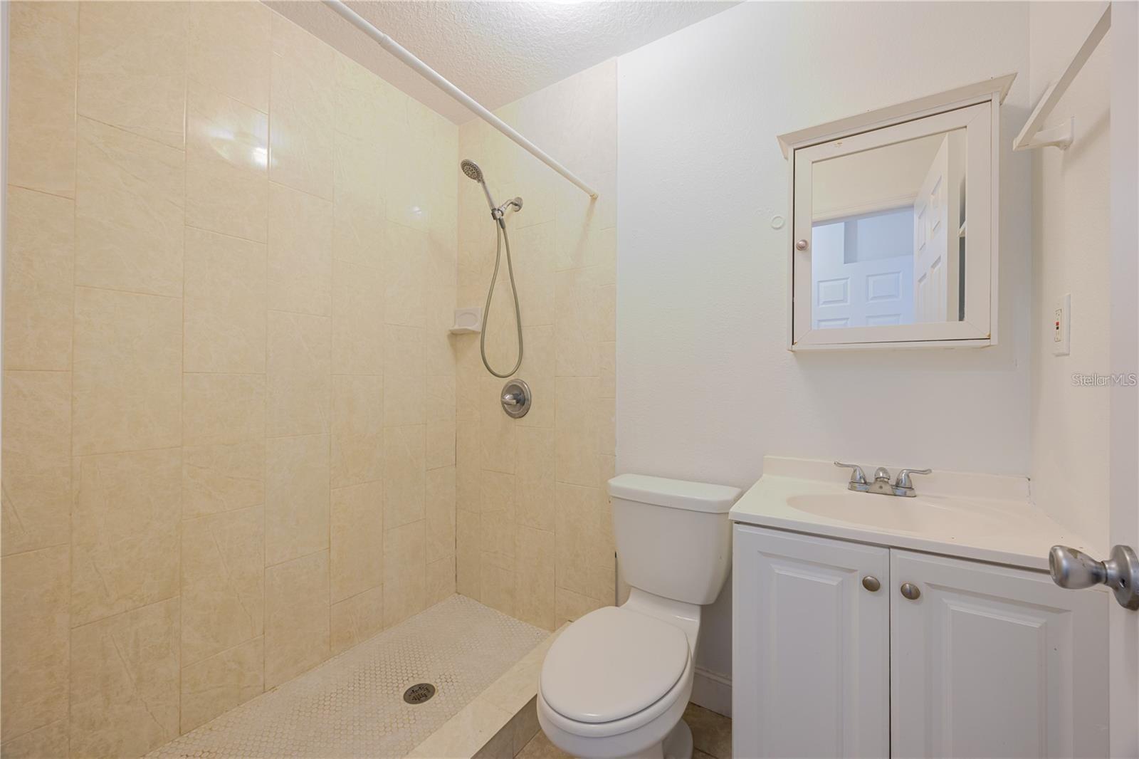 Image 20 of 24 For 495 Orange Avenue