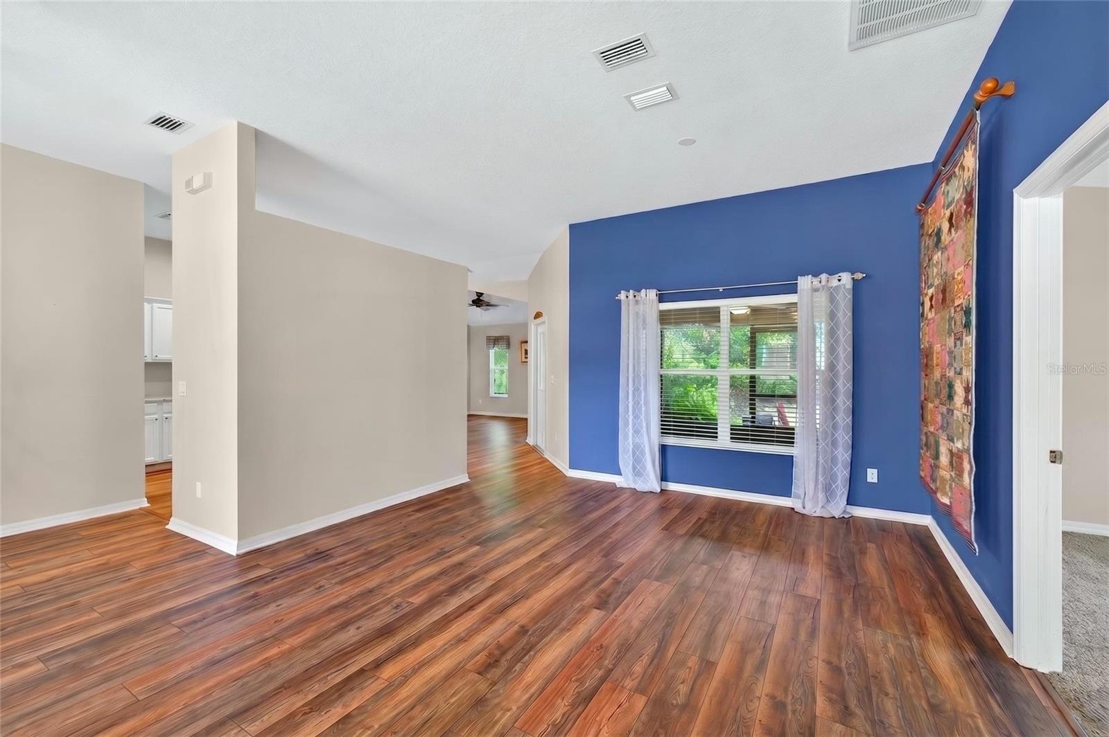 Image 3 of 29 For 1625 Stoneywood Way