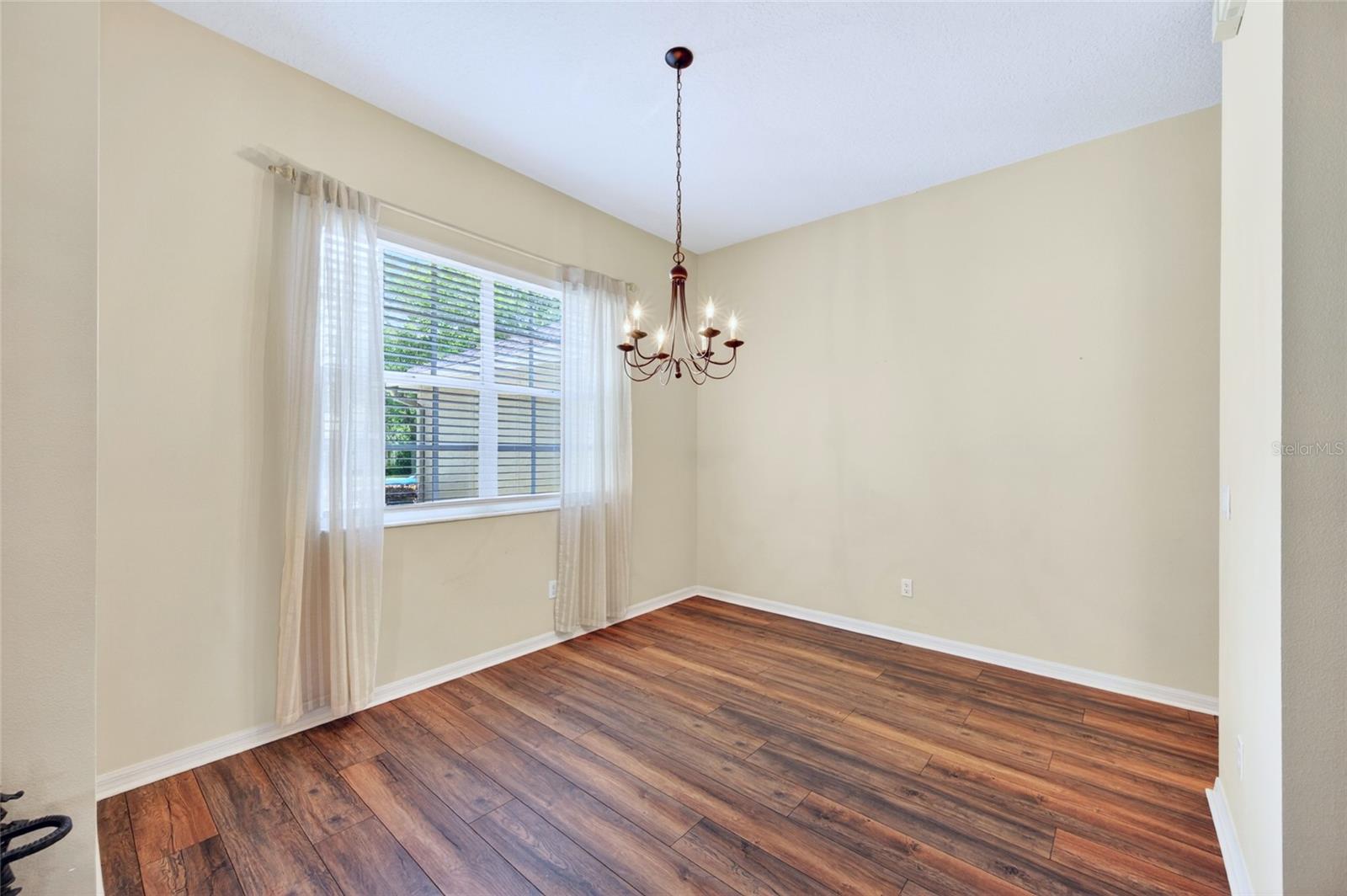 Image 5 of 29 For 1625 Stoneywood Way