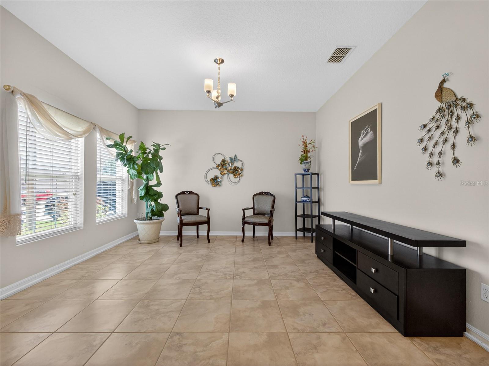 Image 8 of 39 For 2516 Isabela Terrace