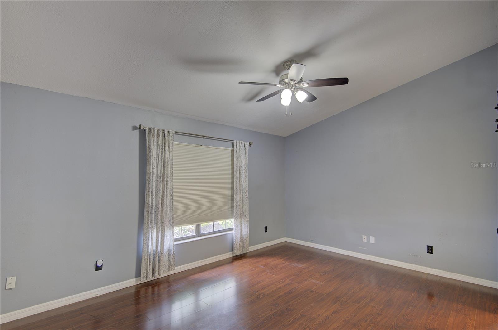 Image 19 of 38 For 1024 Dinero Drive