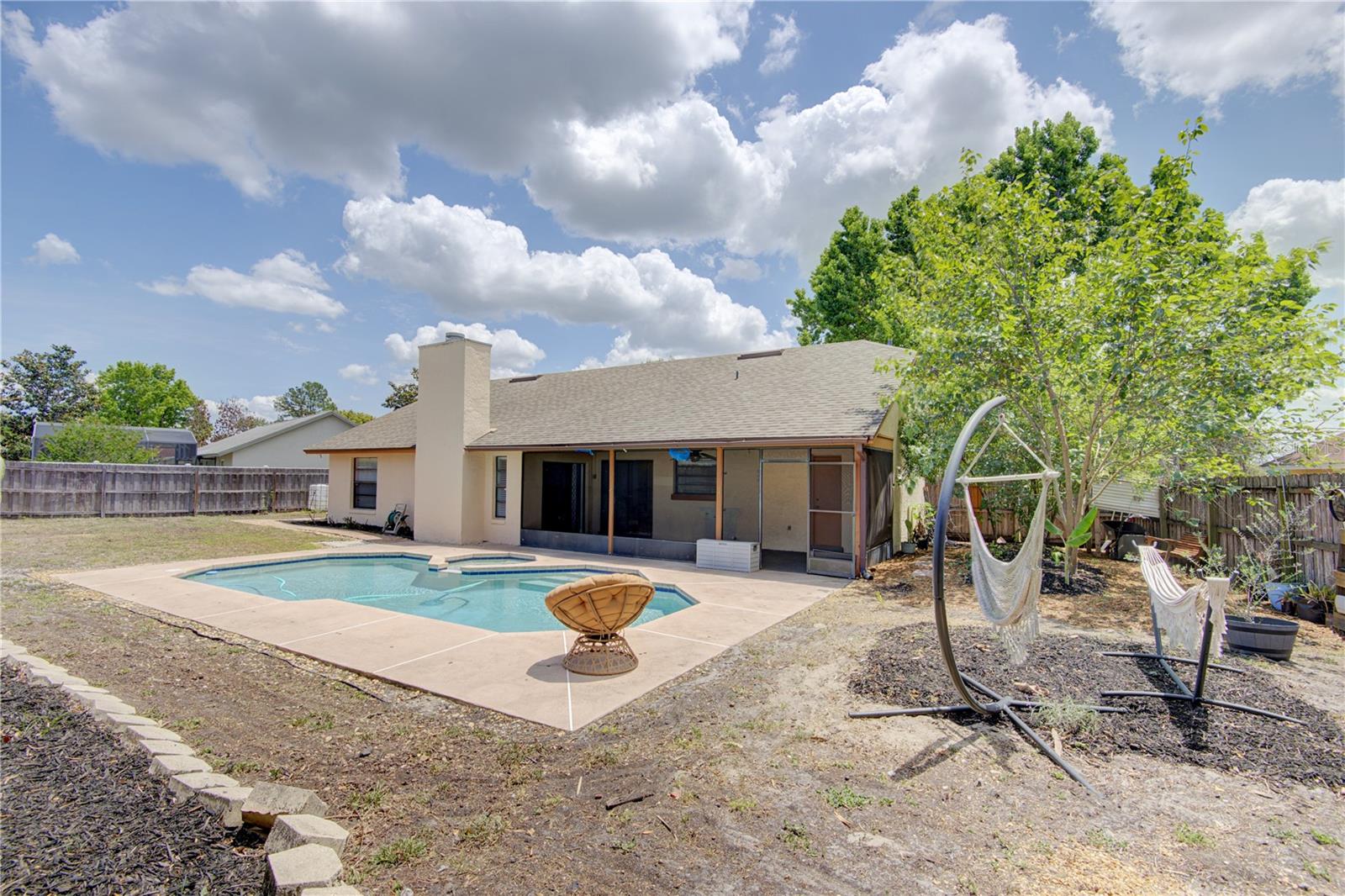 Image 33 of 38 For 1024 Dinero Drive