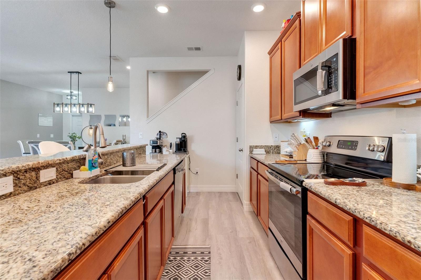 Image 4 of 36 For 14844 Driftwater Drive
