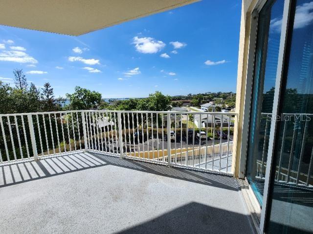 Image 12 of 16 For 2801 Ridgewood Avenue 403